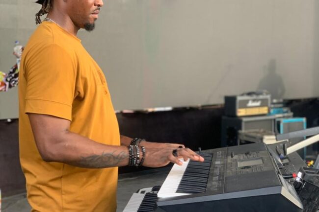 sound checking the PSR and Yamaha Montage 8 Keyboard